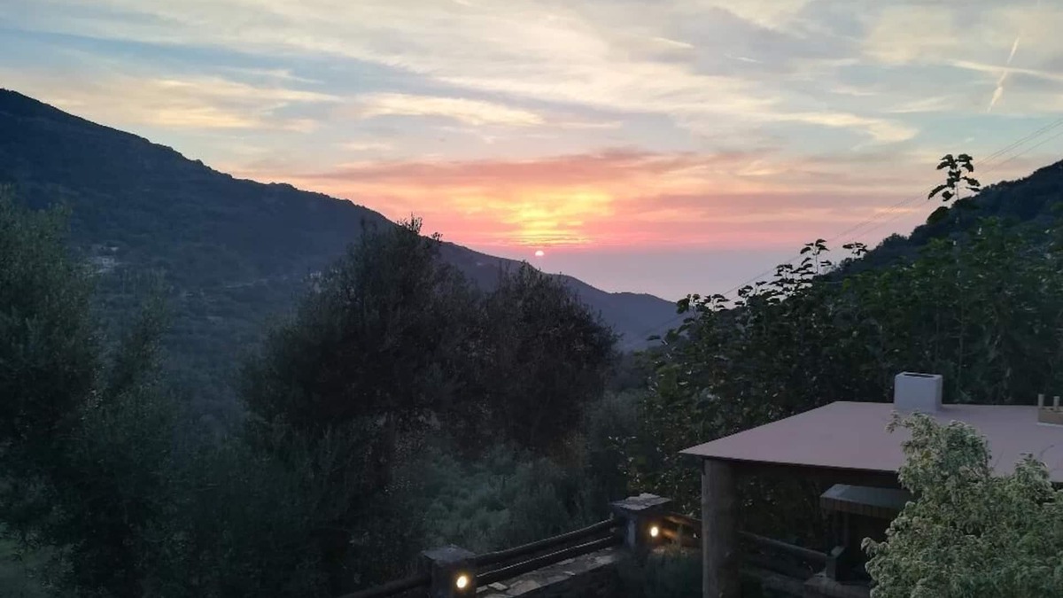 Livadia House | Seli Village House - spacious house for 6 people near the sea