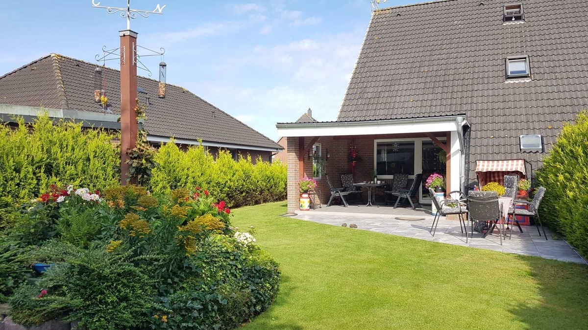 Friedrichskoog House | Semi-detached house Bark