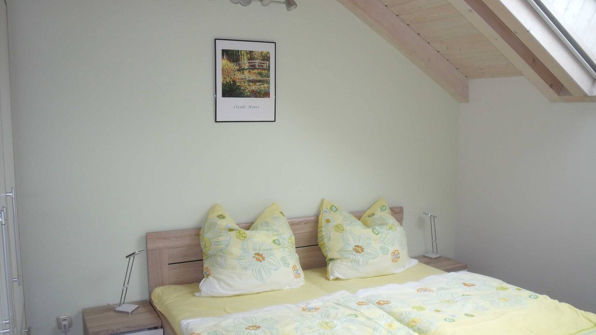 Krakow am See House | Semi-detached house Amsel - Semi-detached holiday home by the lake & forest