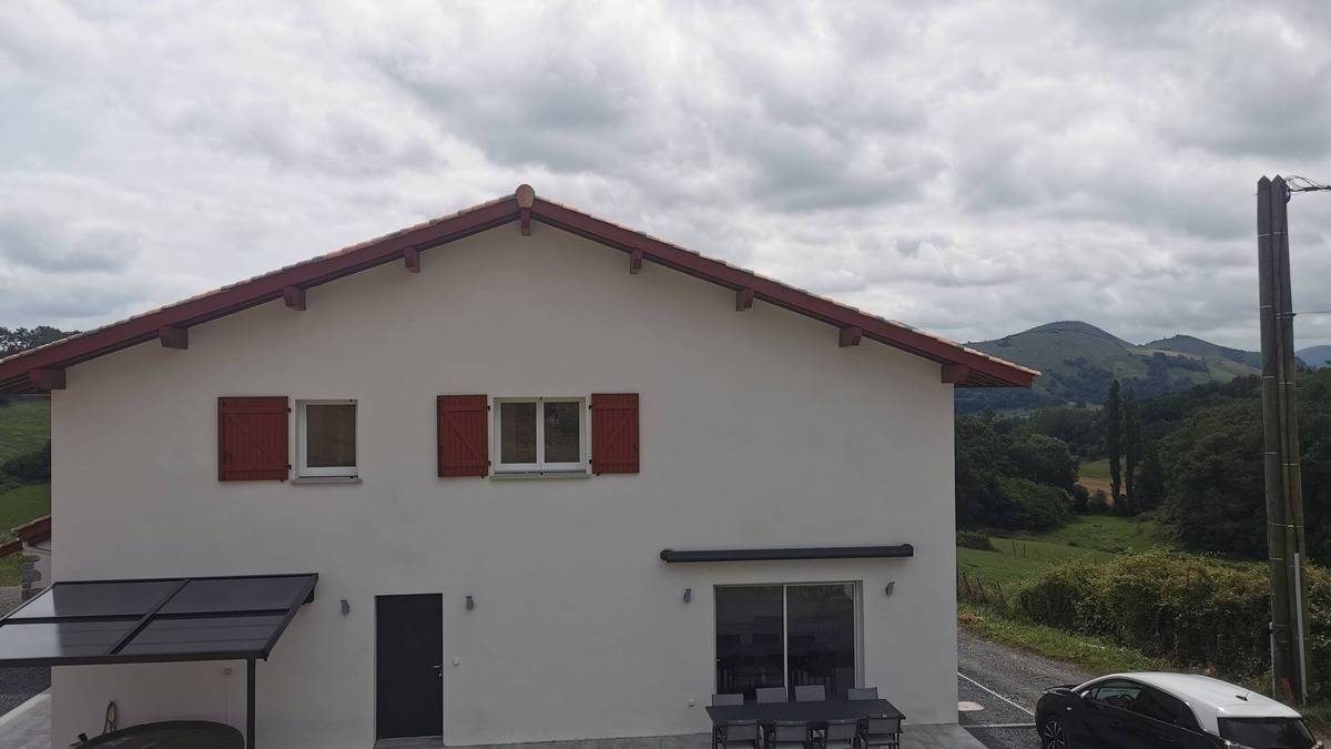 Saint-Esteben House | Semi-detached house in the heart of the Basque Country