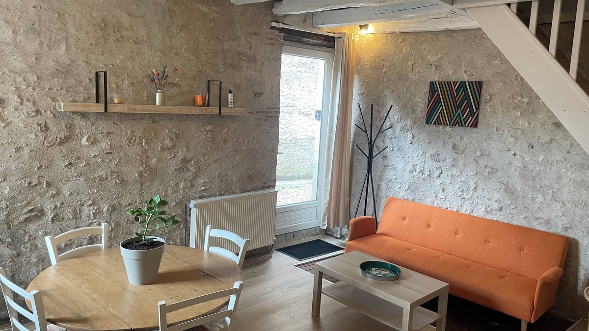 Baule Condo | Semi-detached house combining old-world charm and modern comforts