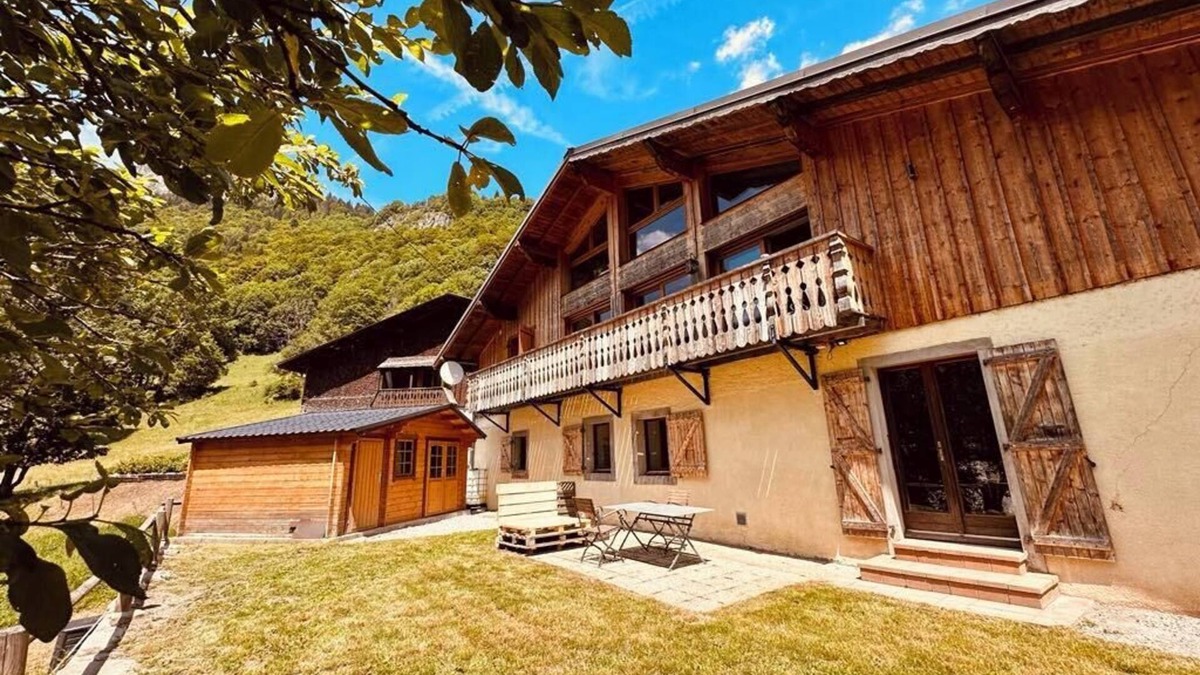 Bellevaux House | Semi-detached mountain chalet with fireplace