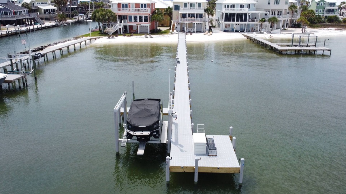 Navarre Beach House | “Semi-Retired”-Elevator-Pier-200+ 5 Star Reviews-Toys-Golf Cart Rental -EV Charg