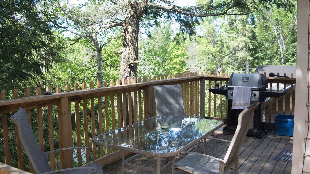Katrine House | Semi rural loft getaway on the river