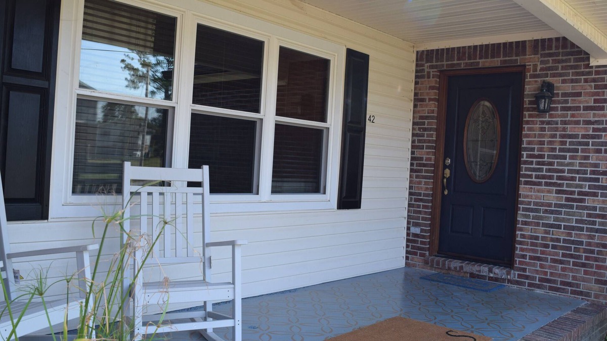 Rossville House | Semiahamoo Creekside Living less than a mile from Chattanooga