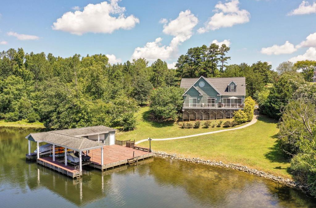 Semora House | Semora Vacation Rental with Dock on Hyco Lake!