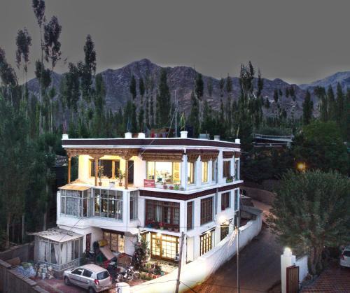 Leh House | Semskit Guest House