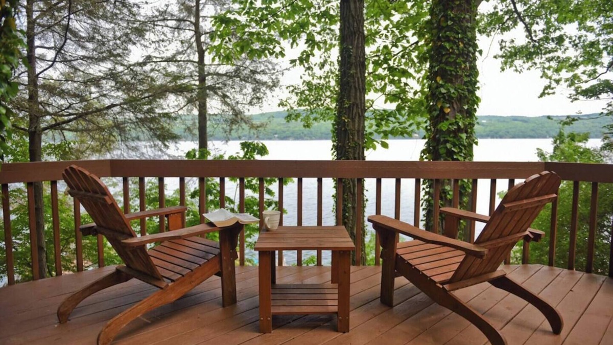 Valois Cabin | Seneca Lakefront Cabin & Beach Cottage