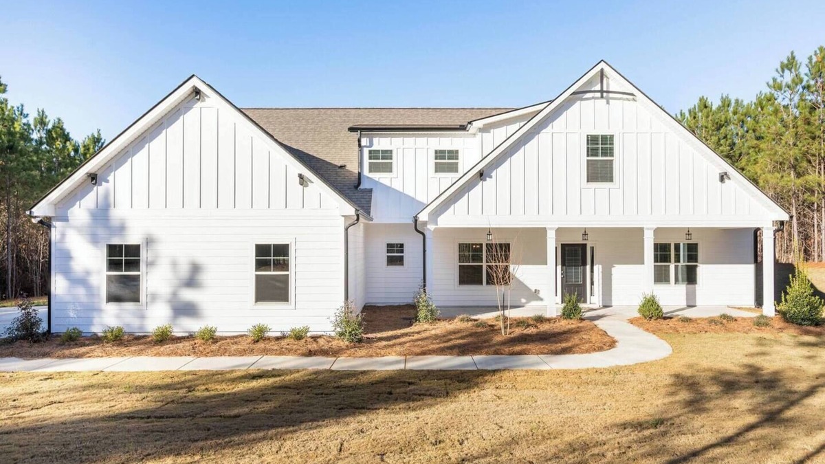 Senoia House | Senoia Luxury Country Home with Master on the Main