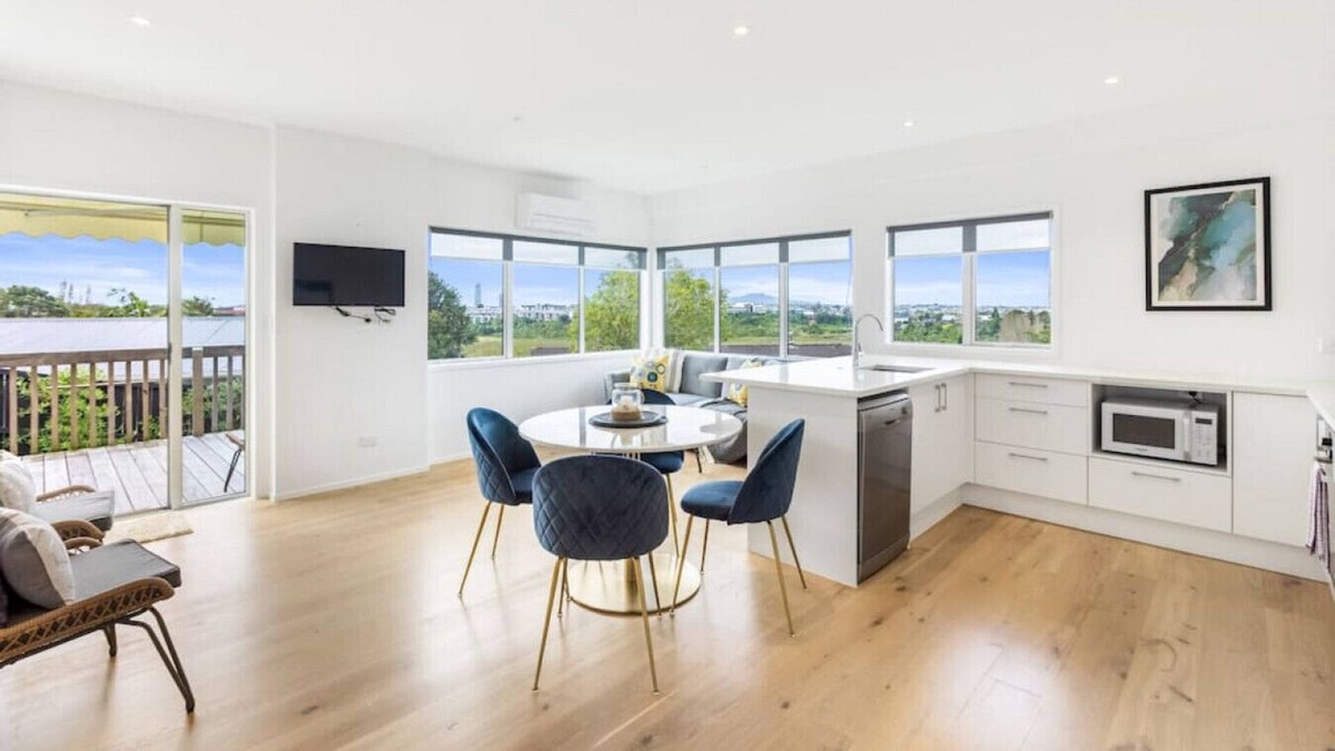 Northcote Apartment | Sensational North Shore Retreat | WiFi | Netflix