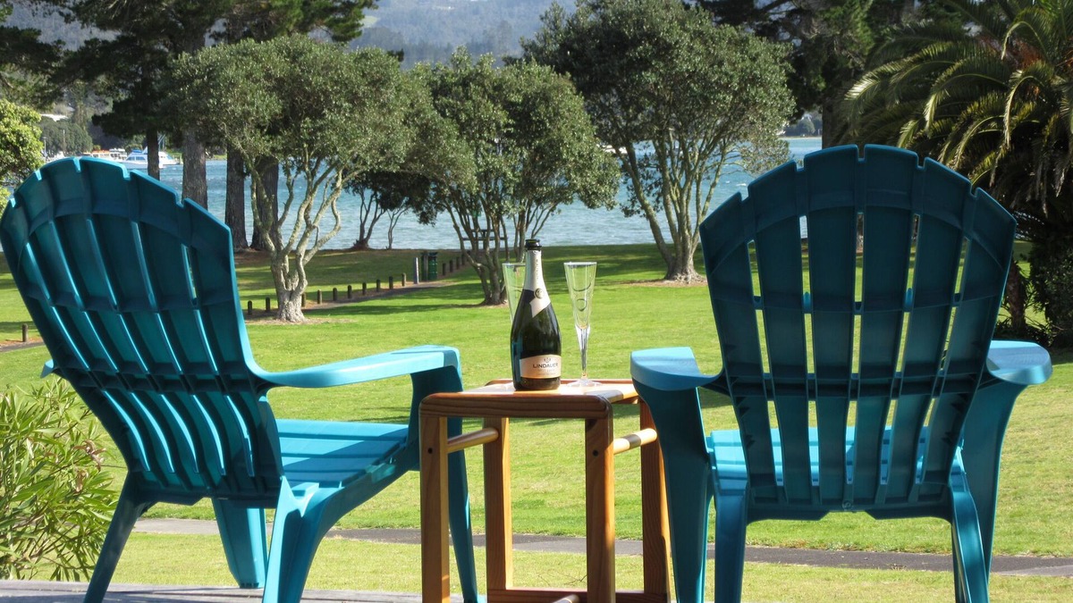 Pauanui House | Sensational Sun Trap on Estuary Frontage - Pauanui
