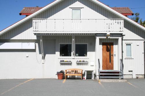 Andenes House | Sentralen inn