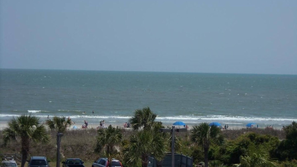 Folly Field Villa | SEP 29-OCT 11&17-:OCEANVIEW 50yd to beach, 3RD FL/Southbalcony LG Shower 2POOLS