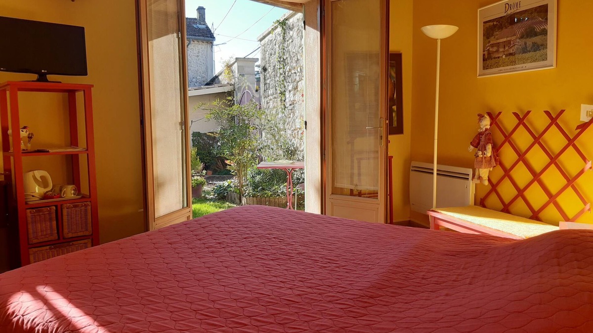 Donzere Apartment | Separate bedroom with shower room, toilet and terrace