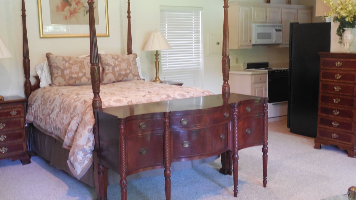 Mineola House | Separate comfortable guest house