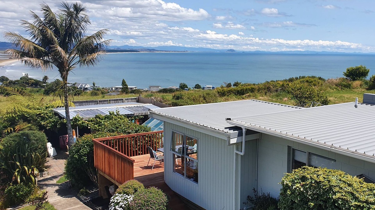 Maketu Cottage | Separate, self contained, single bedroom house with stunning ocean views