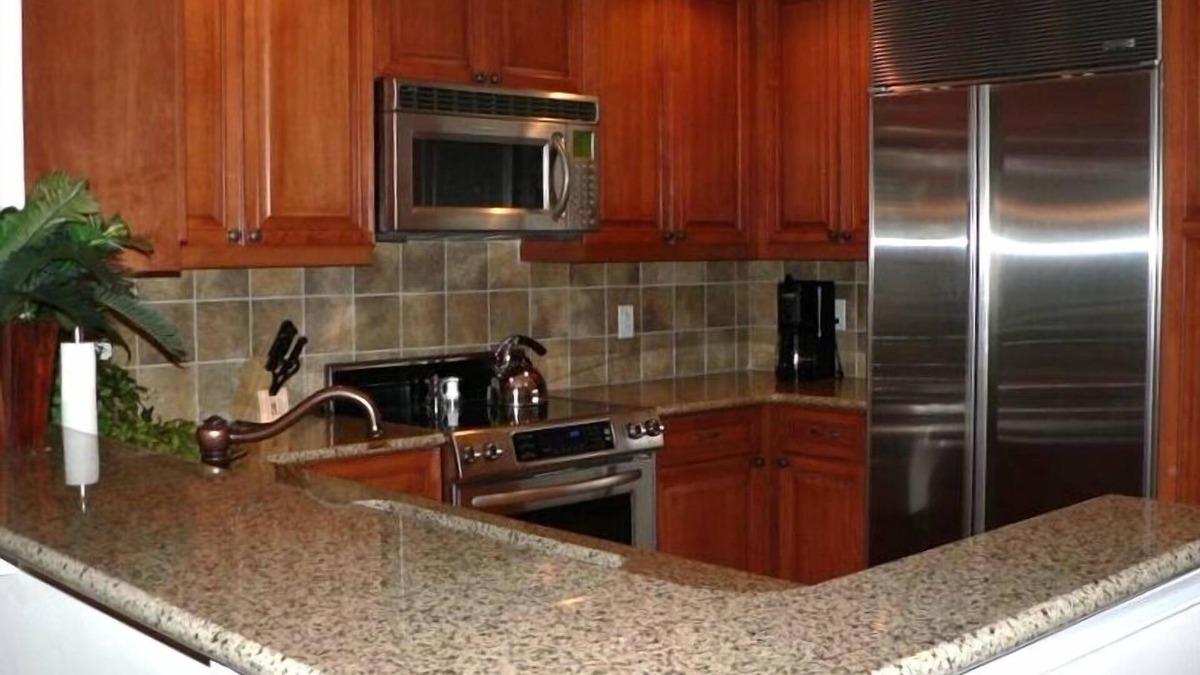 Palm Coast Condo | Sept and Oct are beautiful here! Peaceful 3BR-2BA condo on ICW. 5 min to beach!
