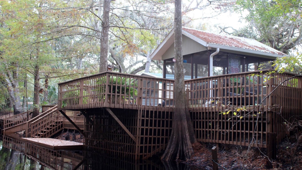 Dunnellon House | Sept discount 150 nightly pet friendly free kayaks great dock screen room fenced