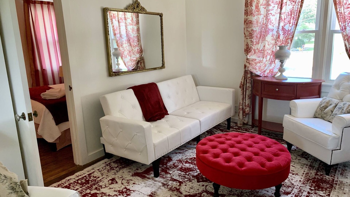 Nauvoo House | Sept-May ask for 30% Discount! The Red Cottage-30-DAYS OR LONGER-TERM RENTAL!