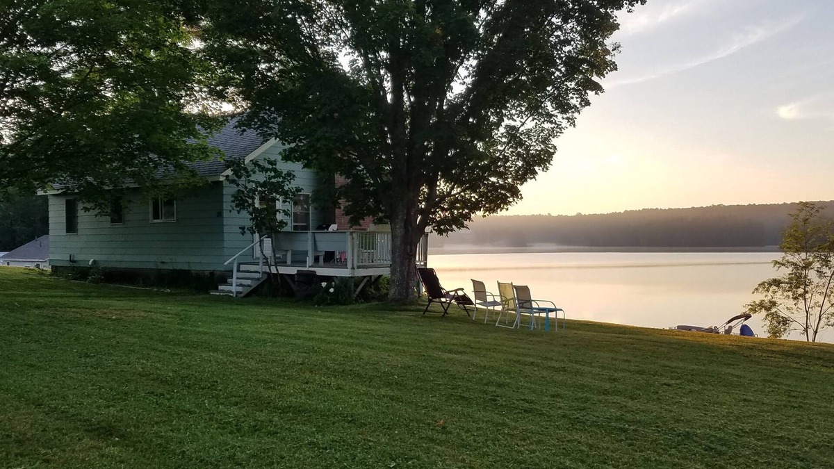Newcastle Cottage | September 2025 Availability Damariscotta lakefront house on Maine's coast