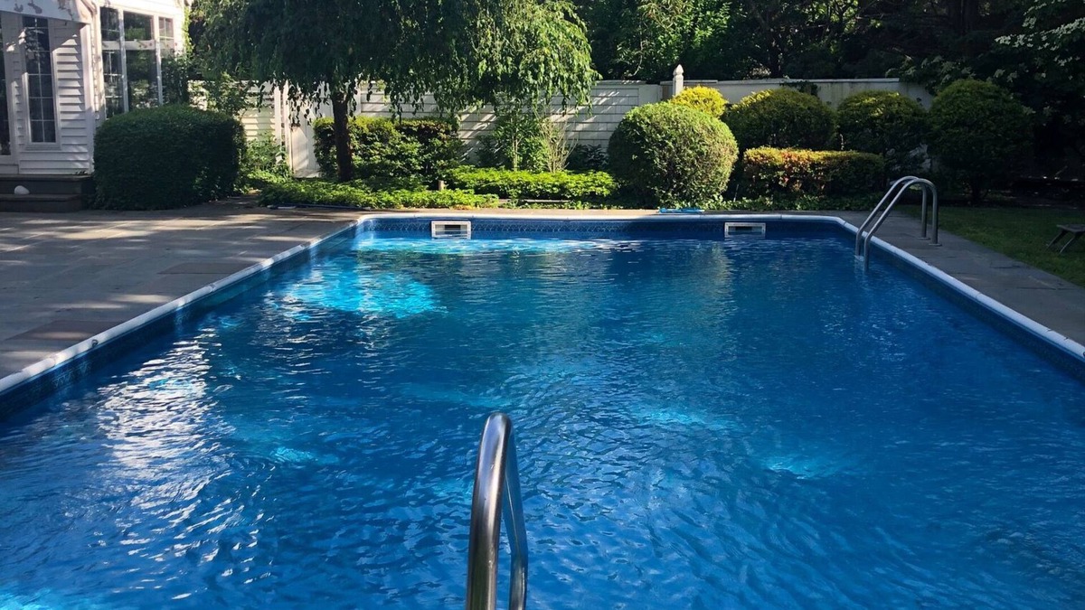 Remsenburg House | September is the best time in the Hamptons. Gorgeous property-Pool & Tennis.