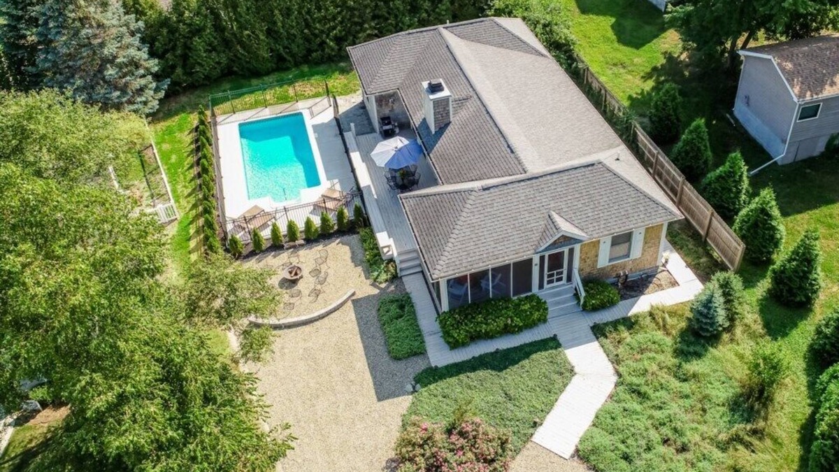 New Buffalo Cottage | (September Weekends Available!) New Buffalo Home With Private Heated Pool!
