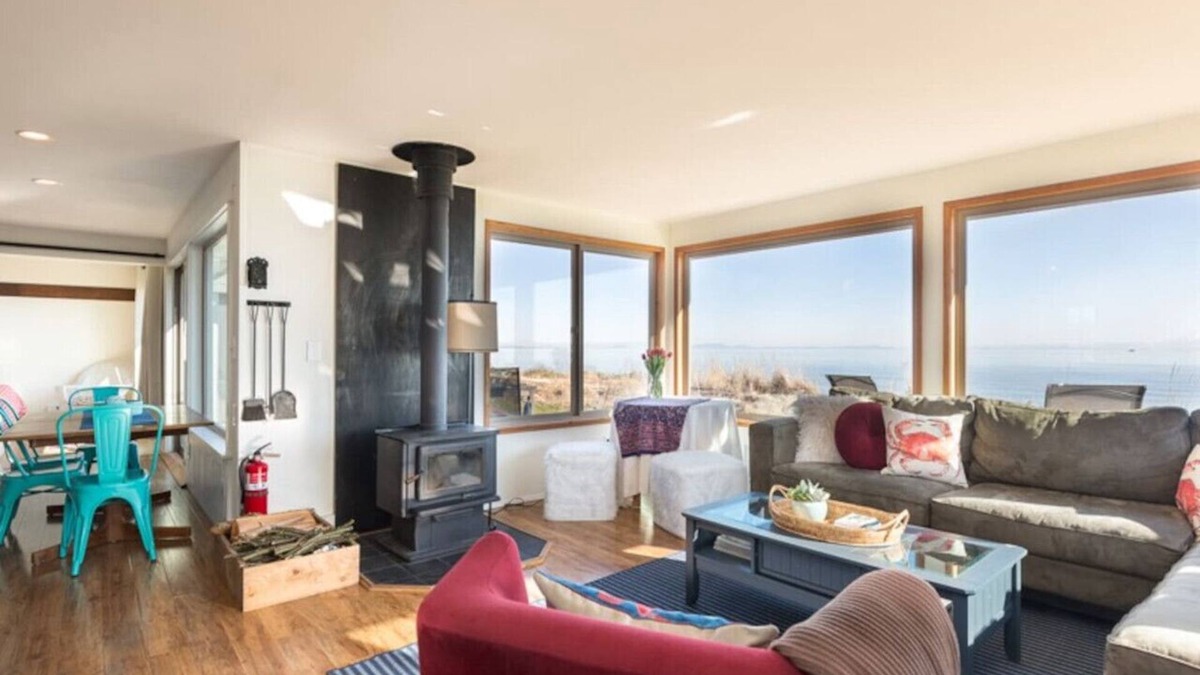 Sequim House | Sequim Beach Haven - Incredible Views & Walk-Out Beach Access