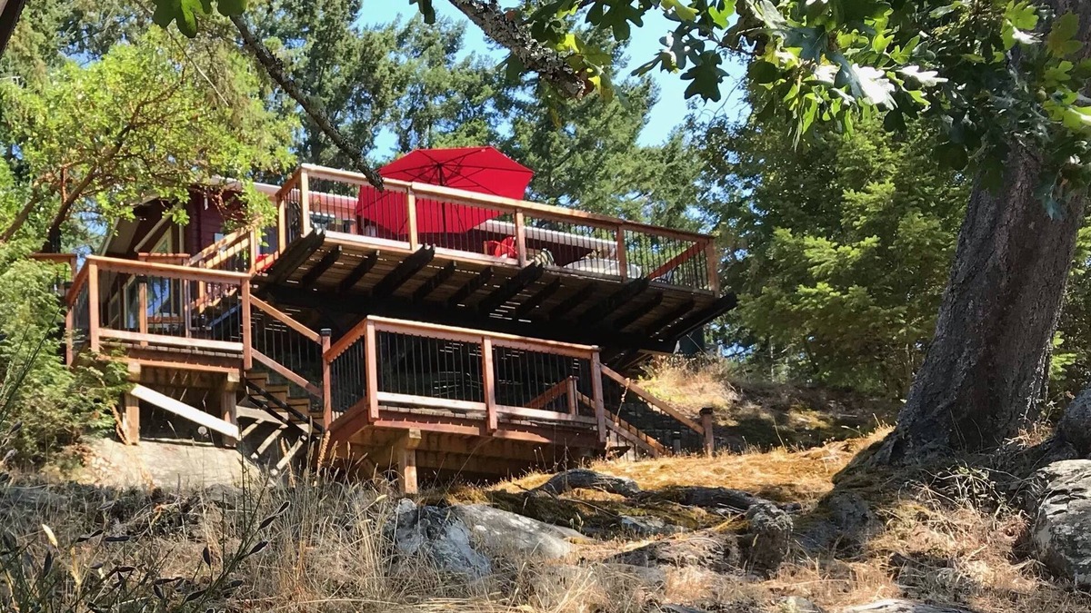 Sturdies Bay Cabin | Serendipity by the sea