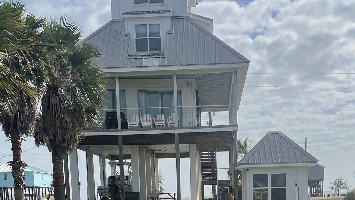 Lake Catherine House | Serendipity Lake House on Lake Pontchartrainnwith 300' lighted private pier