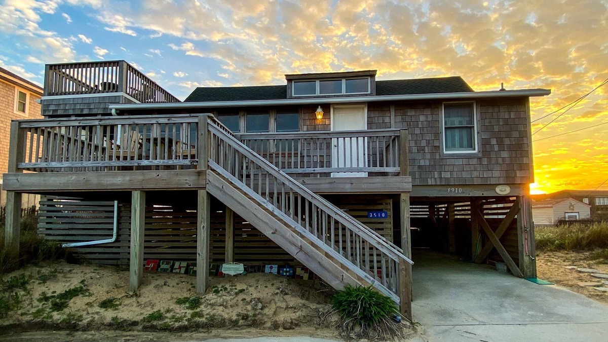 Kitty Hawk Cottage | Serendipity OBX - Oceanside Cottage for Couples and Dog.Friendly!