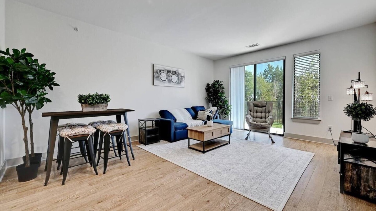 East Oak Hill Apartment | Serene 1Bed/1Bath Apt w/ Free Parking + Yard