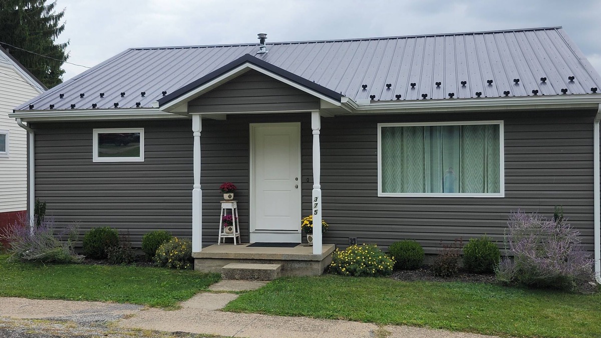 Indiana House | Serene 2-bedroom house in Indiana.