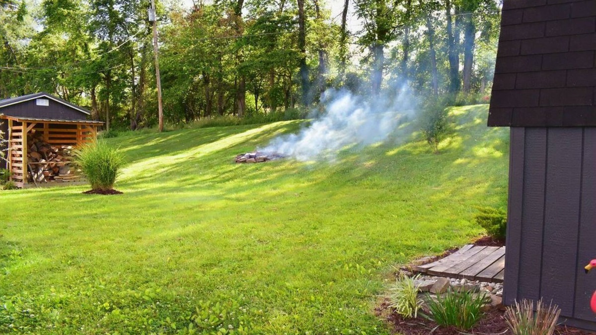 Nashport House | Serene 2BR: Near-Town Convenience Meets Nature Getaway, Ideal for All Travelers