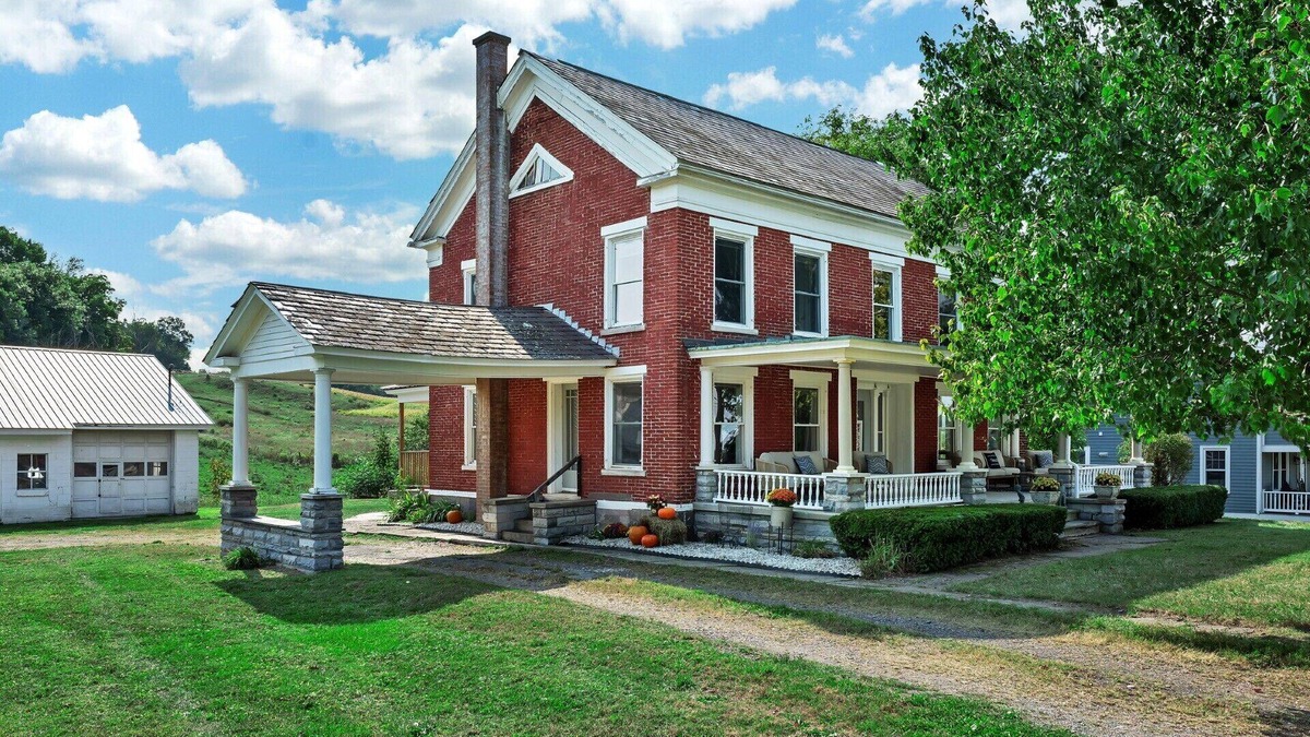 Granville House | Serene 3-bedroom house with WiFi in charming Granville.