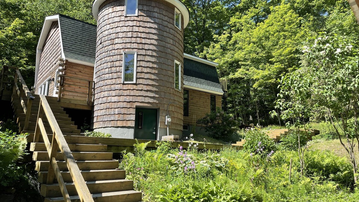 Berne Cabin | Serene 3 bedroom lake cabin with fireplace