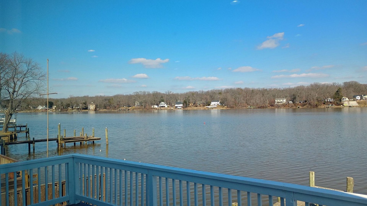 White Marsh House | Serene 3-bedroom waterfront newly renovated house, AC, Fast WiFi, Patio
