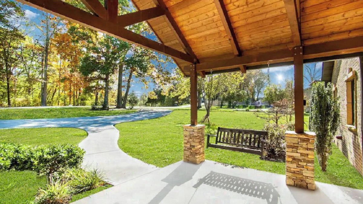 Sevierville House | Serene 4 bed: Arcade/Pet Friendly/Great Location