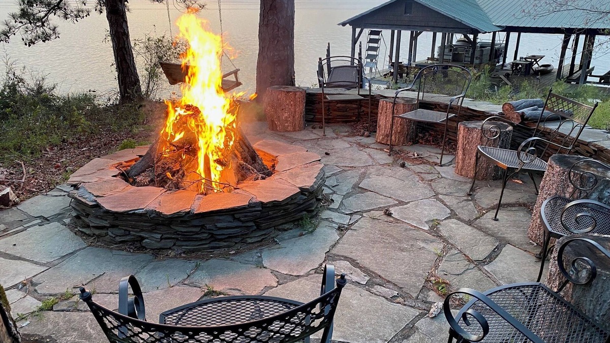 Waterloo Cabin | Serene 4-BR lakefront cabin, central Lake Greenwood, 2-14ppl, dock slip, pets