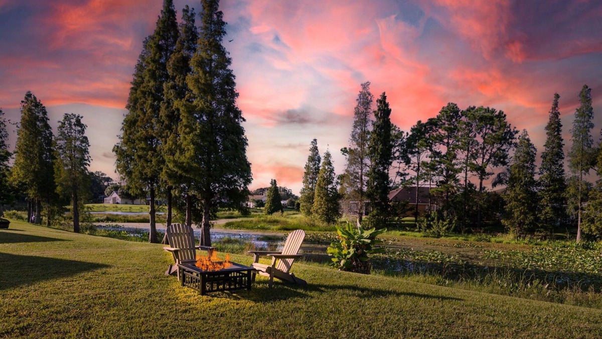 Brandon House | Serene 4BR Lakeside Retreat - Fire Pit & Comm Pool