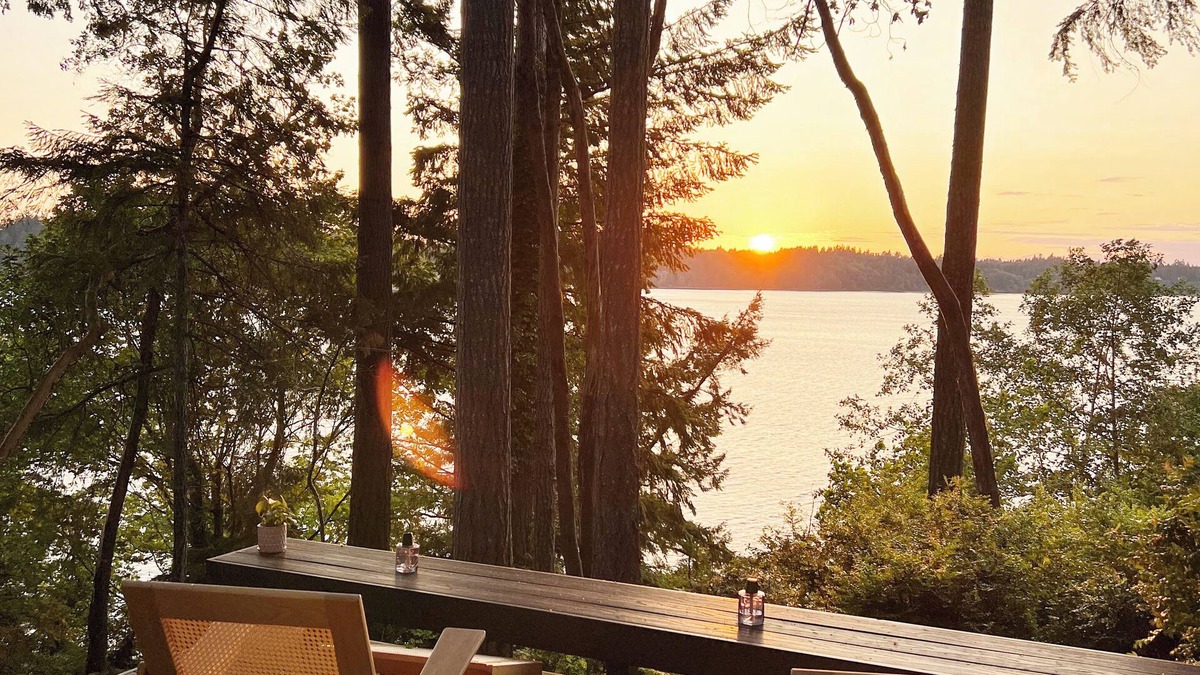 Olympia House | Serene 4BR Mid-Century Oasis w/Spa, Private Beach & Gorgeous Views