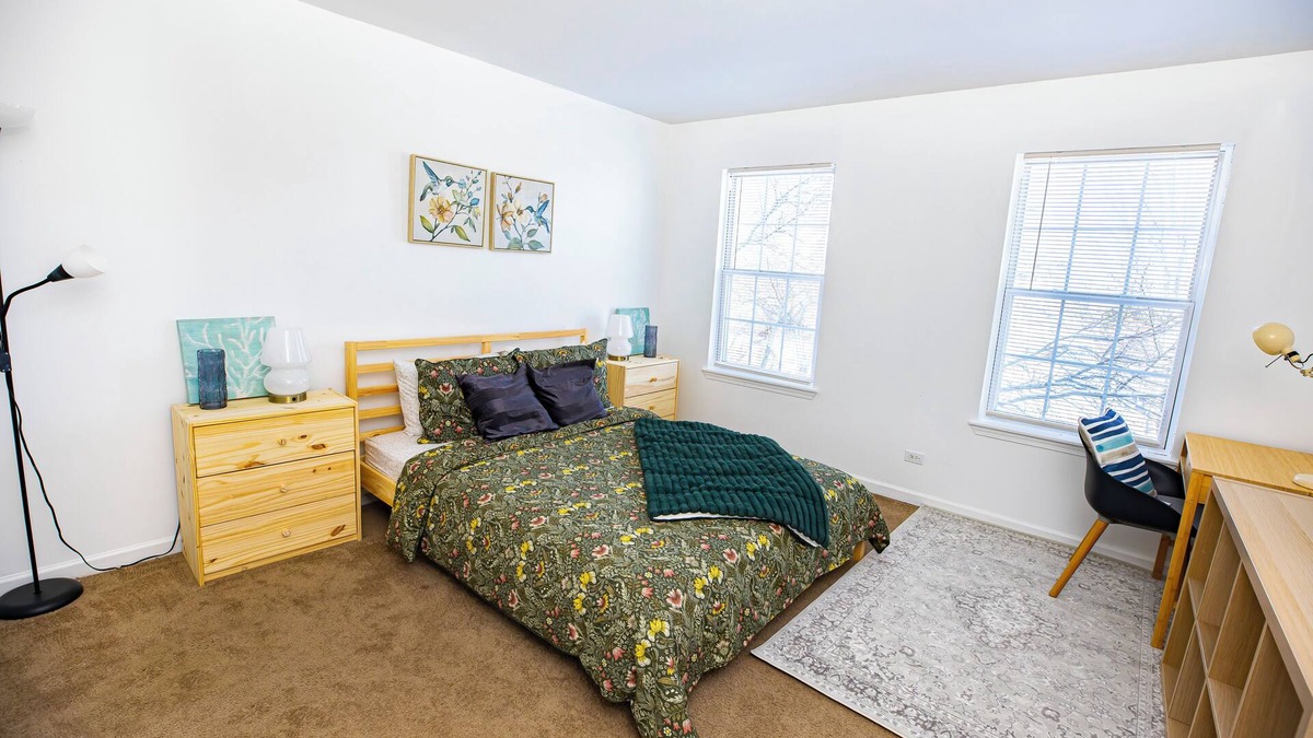 Fox Valley House | Serene 5-Bedroom Retreat, Oswego