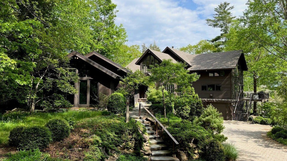 Egremont House | Serene 5-BR Retreat 9-Min to Catamount