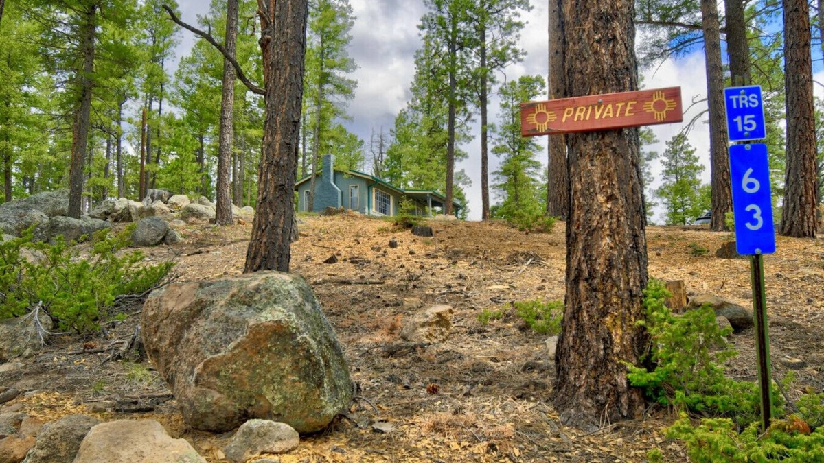 Jemez Springs Cabin | Serene 70's Retro Retreat