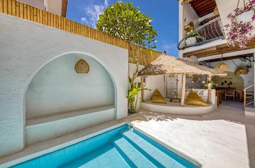 Berawa Villa | Serene 9-Bedroom-Villa Cabala with Private Pool, Fitness-Corner, Billiard and Rooftop in Berawa -Bali