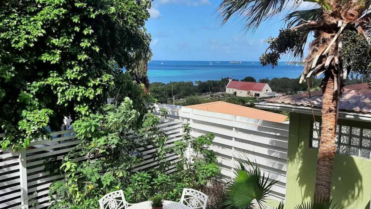 Valley Church Apartment | Serene, Affordable, Cozy apartment, only 10 min walk to the beach!