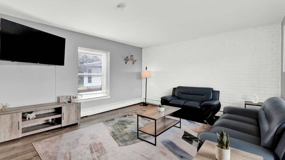 Sterling Heights Apartment | Serene and Central Home ~ WiFi ~ Pet Friendly!