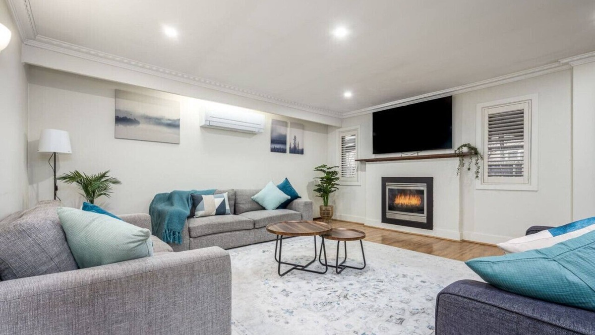 Berwick House | Serene and Spacious Retreat on the Hills