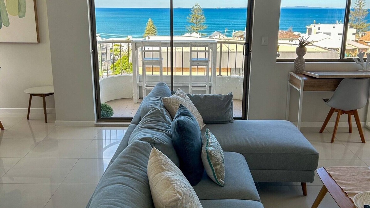 Caloundra Apartment | Serene Beachside Apartment
