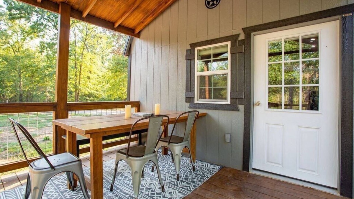 Wood County Cabin | Serene beautiful country cabin on beautiful pond