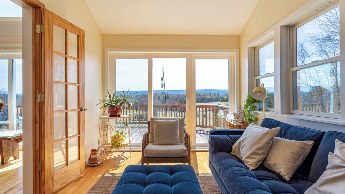 Kerhonkson Ski Chalet | Serene & Bright: Minnewaska Mtn Views ~ Deck ~BBQ